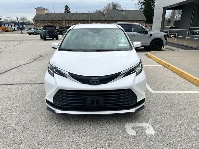 2021 Toyota Sienna LE