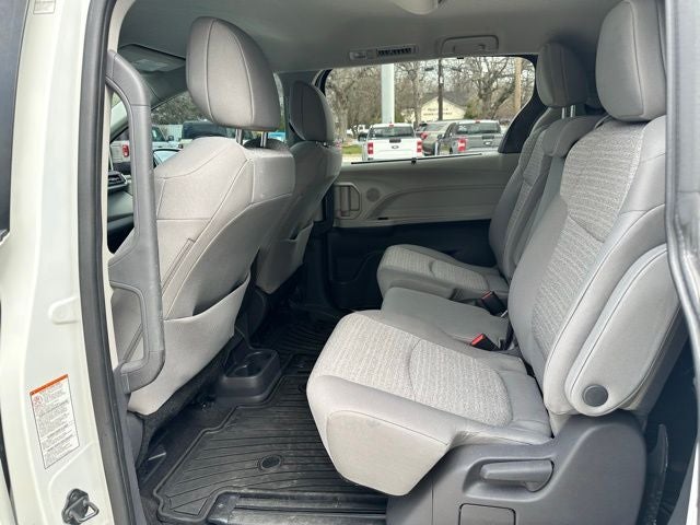 2021 Toyota Sienna LE