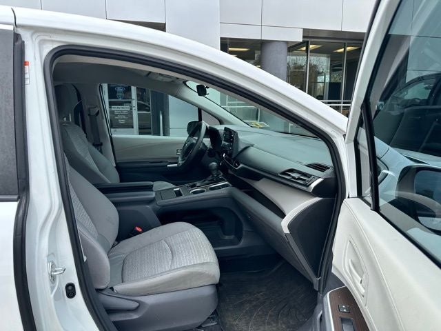 2021 Toyota Sienna LE