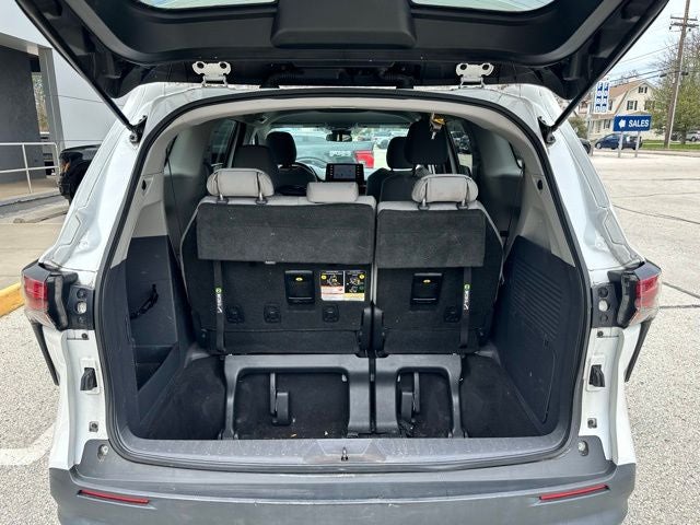 2021 Toyota Sienna LE