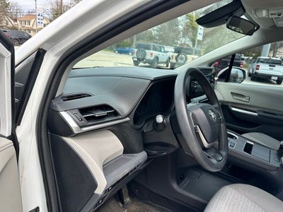 2021 Toyota Sienna LE