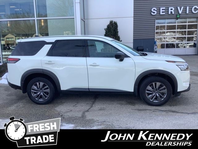 2023 Nissan Pathfinder S