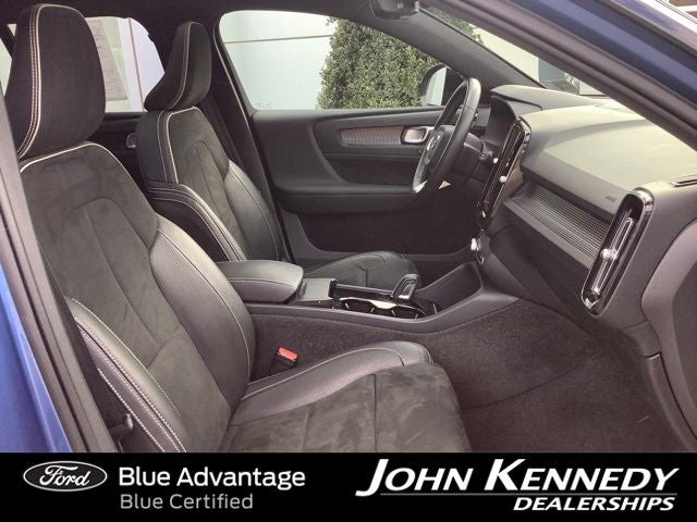 2021 Volvo XC40 Recharge Pure Electric P8