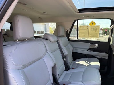 2025 Ford Expedition Max Platinum