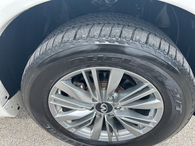 2022 INFINITI QX80 LUXE