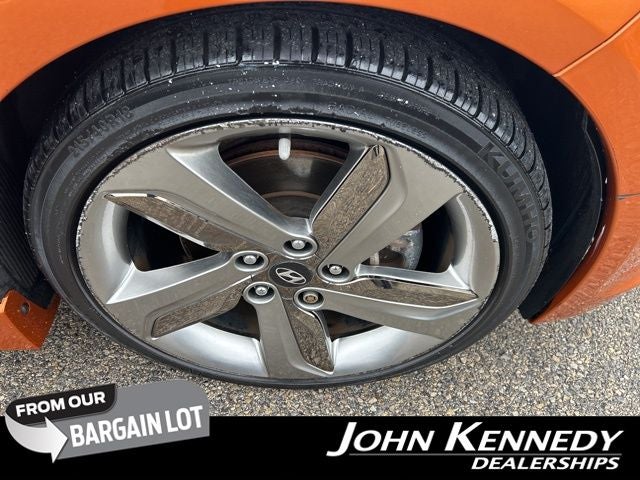 2013 Hyundai Veloster Turbo w/Black