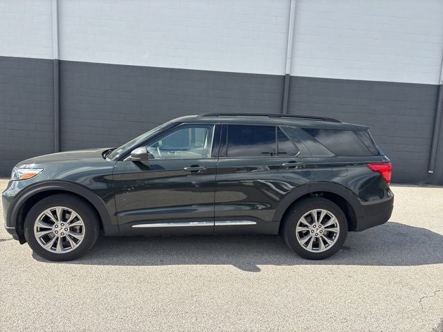 2023 Ford Explorer XLT 4WD's photo