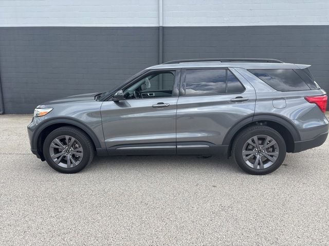 2023 Ford Explorer XLT 4WD's photo