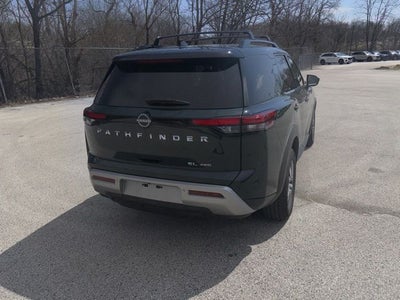2023 Nissan Pathfinder SL