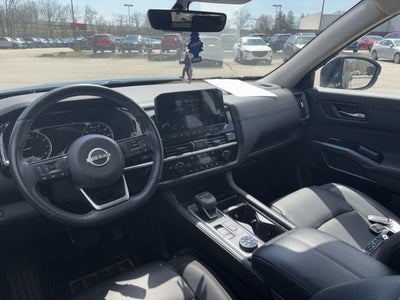 2023 Nissan Pathfinder SL