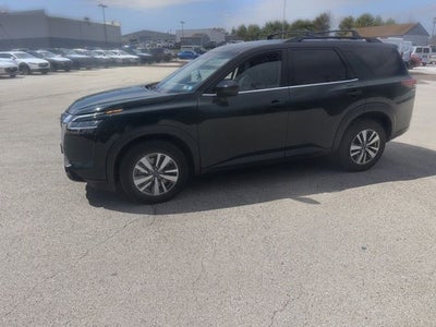 2023 Nissan Pathfinder SL