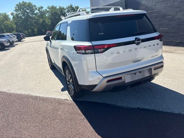 2024 Nissan Pathfinder SL